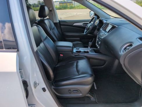 Used 2020 Nissan Pathfinder SL AWD/4WD image 10