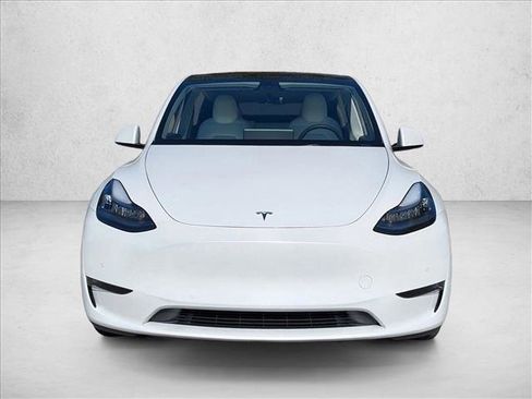 Used 2021 Tesla Model Y Long Range image 2
