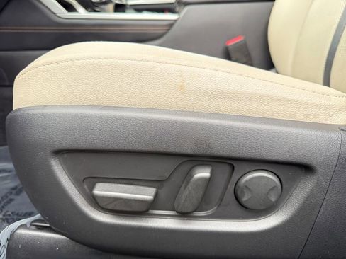 Used 2024 MAZDA CX-90 Plug-In Hybrid w/ Premium Pkg image 8