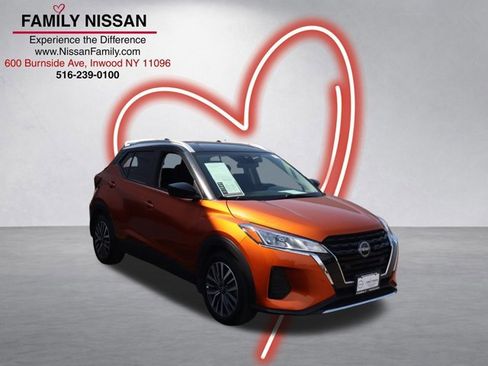 Certified 2023 Nissan Kicks SV image 1