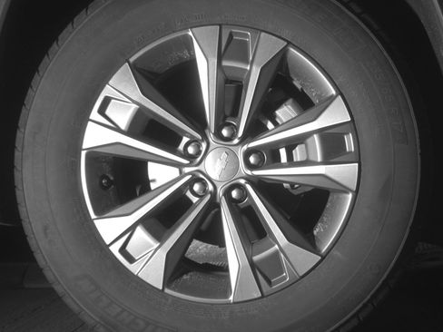 Used 2025 Chevrolet Equinox LT image 13