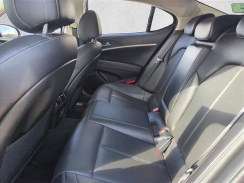 Used 2022 Genesis G70 2.0T image 14