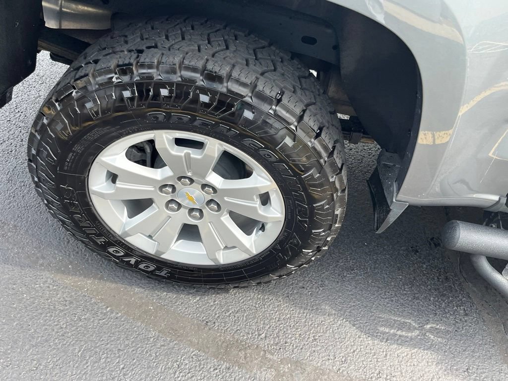 Used 2022 Chevrolet Colorado LT w/ LT Convenience Package AWD/4WD image 10