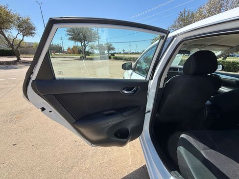 Used 2018 Nissan Sentra S image 22
