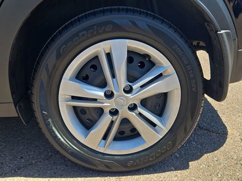 Certified 2025 Nissan Kicks Play S FWD image 31