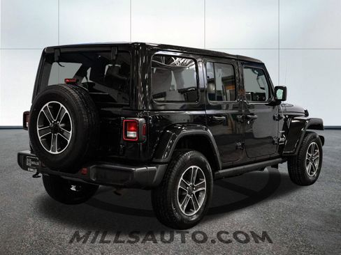 Used 2023 Jeep Wrangler Sahara image 8