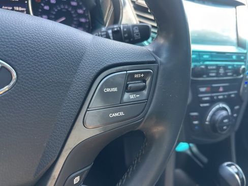 Used 2017 Hyundai Santa Fe Sport FWD image 25