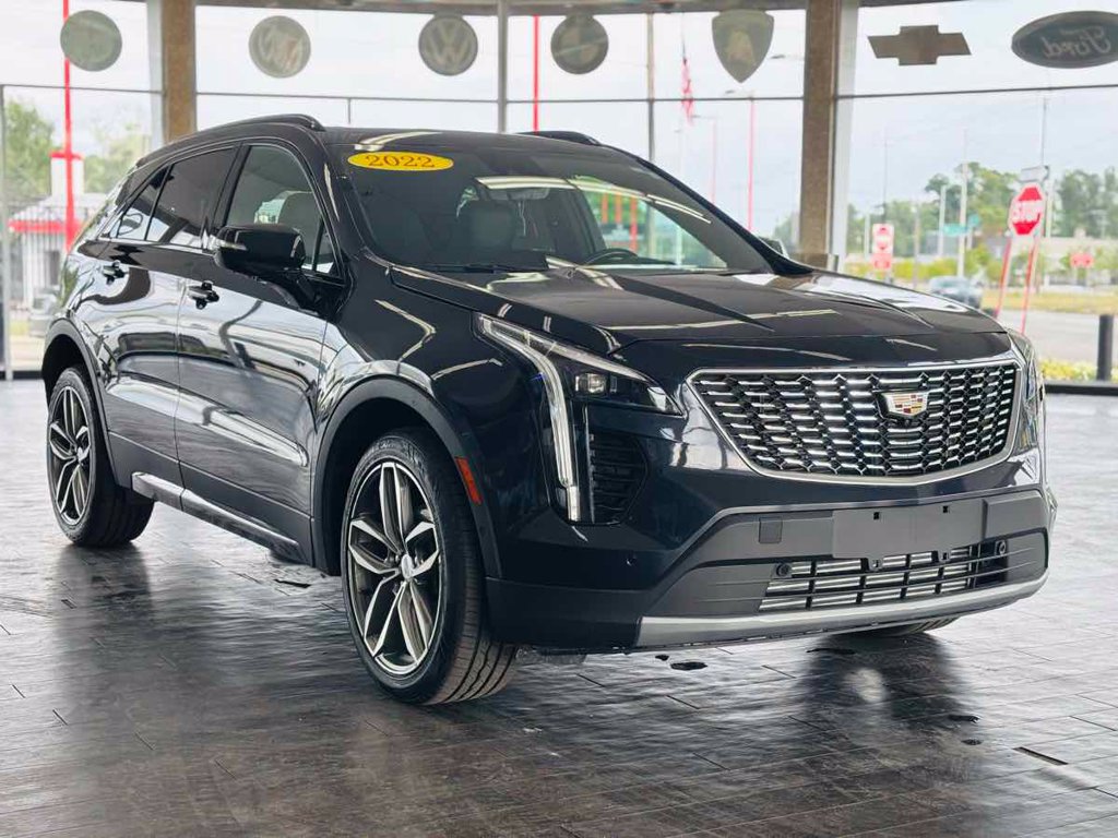 Used 2022 Cadillac XT4 Sport w/ Enhanced Visibility Package AWD/4WD image 4