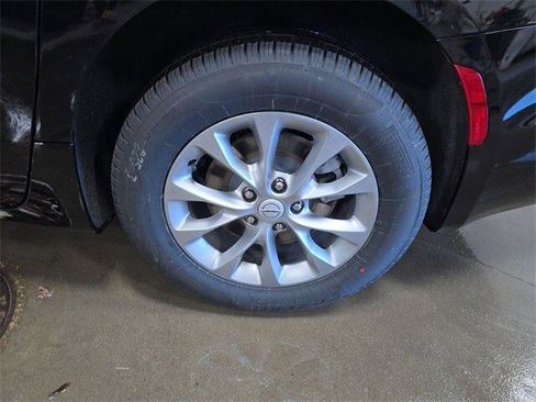 New 2026 Chrysler Pacifica Limited image 20