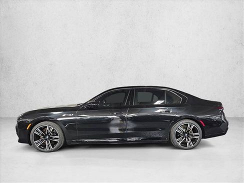 New 2026 BMW i7 M70 AWD/4WD image 8