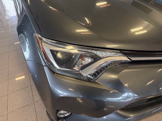 Used 2018 Toyota RAV4 XLE w/ Convenience Package AWD/4WD image 9