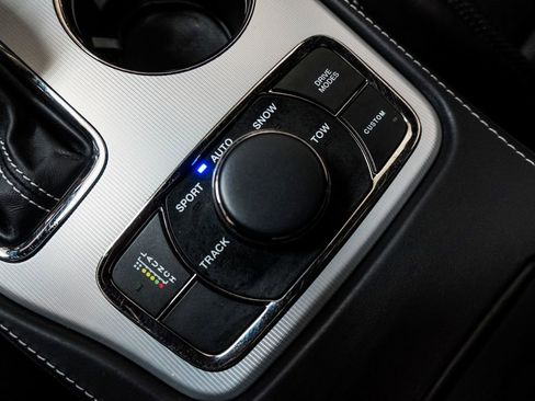 Used 2018 Jeep Grand Cherokee Trackhawk AWD/4WD image 26
