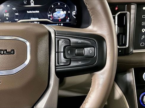 Used 2024 GMC Yukon XL Denali AWD/4WD image 25