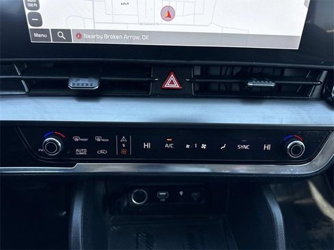 Certified 2024 Kia Sportage EX image 20