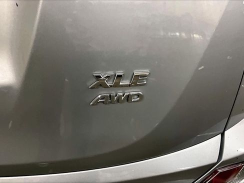 Used 2018 Toyota RAV4 XLE image 9