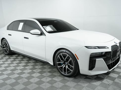 Used 2023 BMW 740i w/ Parking Assistance Package image 59