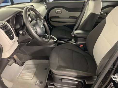 Used 2017 Kia Soul FWD image 21