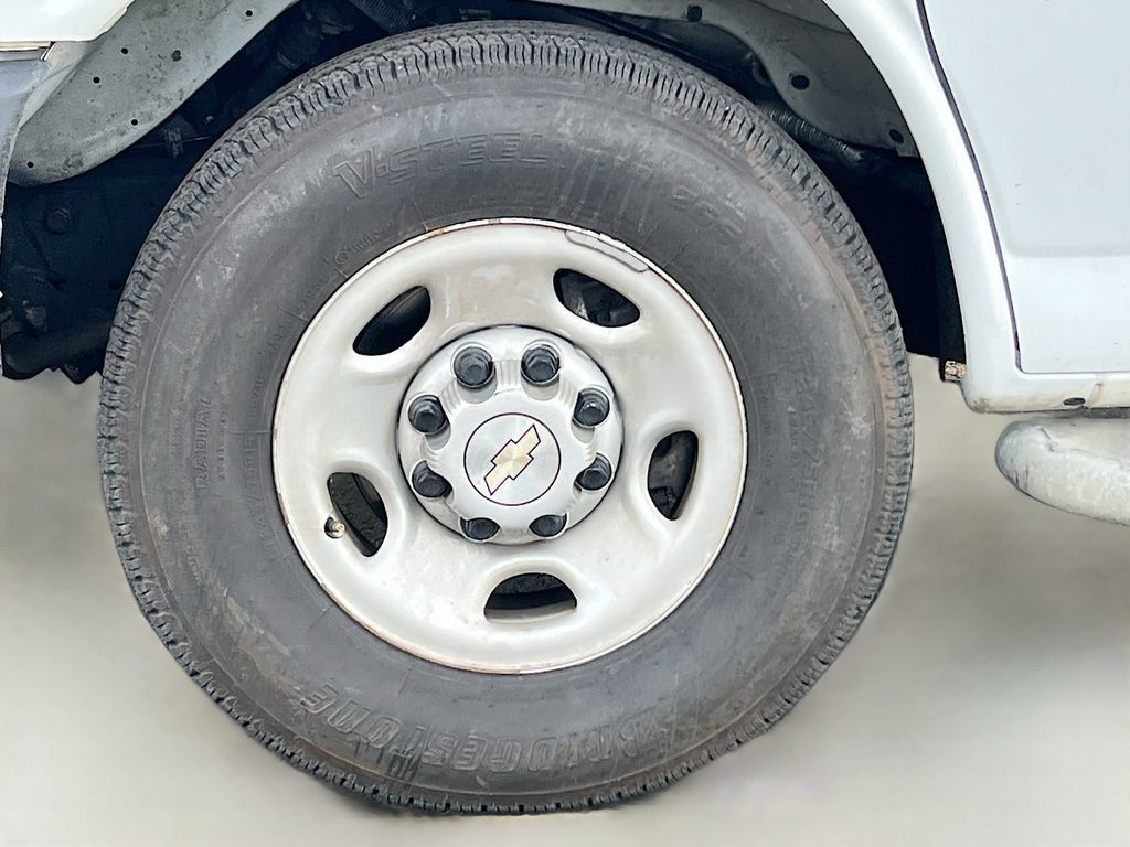 Used 2023 Chevrolet Express 2500 w/ Driver Convenience Package RWD image 27