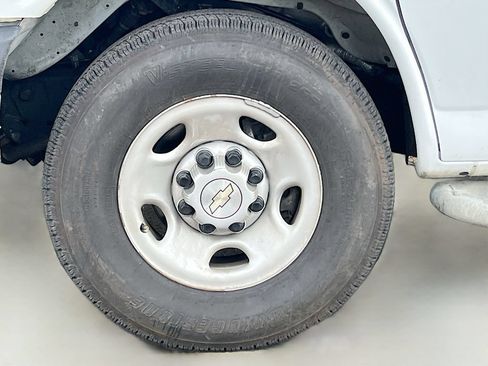 Used 2023 Chevrolet Express 2500 w/ Driver Convenience Package RWD image 27