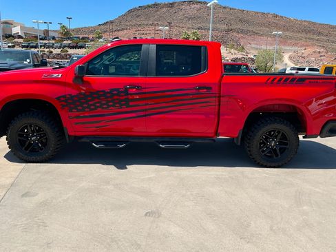 Used 2020 Chevrolet Silverado 1500 LT Trail Boss AWD/4WD image 2