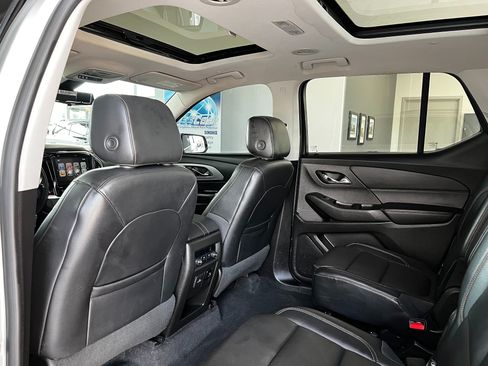 Used 2018 Chevrolet Traverse LT FWD image 21