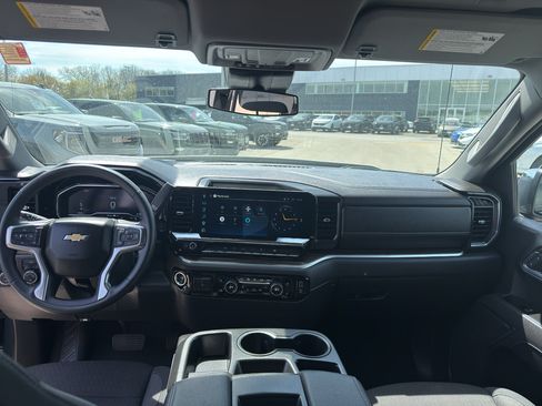 Used 2025 Chevrolet Silverado 1500 LT AWD/4WD image 30