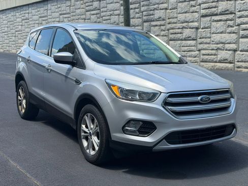 Used 2017 Ford Escape SE FWD image 5