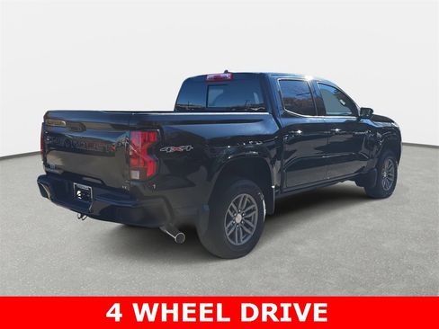 Used 2023 Chevrolet Colorado LT w/ LT Convenience Package II image 5