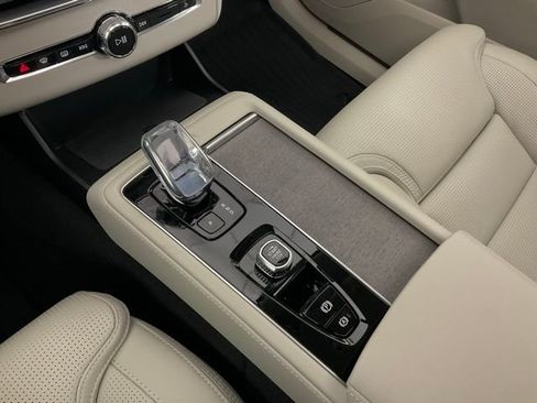 New 2026 Volvo XC90 B6 Ultra w/ Protection Package AWD/4WD image 15