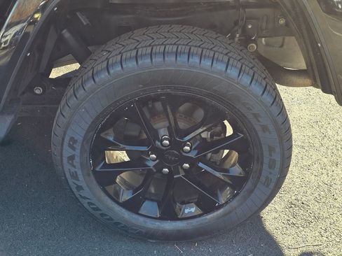 Used 2021 Jeep Gladiator Overland image 10