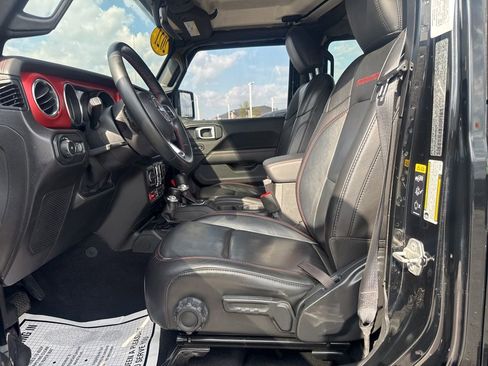 Used 2021 Jeep Wrangler Unlimited Rubicon w/ Uconnect 4C Nav & Sound Group image 3