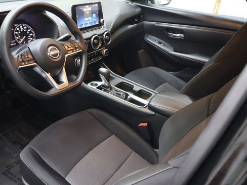 Used 2025 Nissan Sentra SV FWD image 18