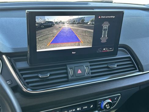 Used 2022 Audi Q5 2.0T Premium image 24