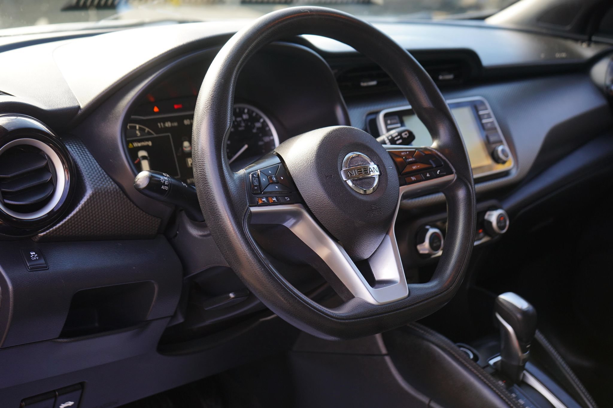 Used 2019 Nissan Kicks SV FWD image 12