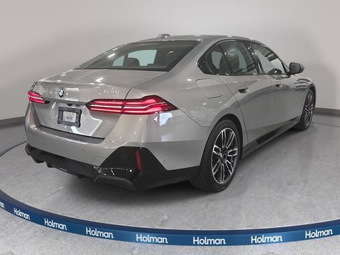Used 2026 BMW 530i w/ M Sport Package RWD image 6