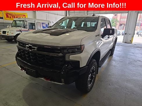 Used 2025 Chevrolet Silverado 1500 ZR2 AWD/4WD image 3