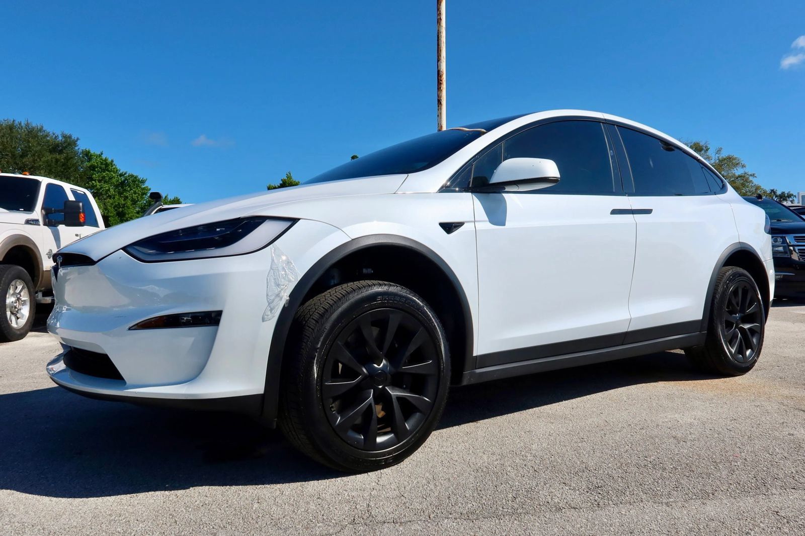 Used 2023 Tesla Model X AWD/4WD image 5