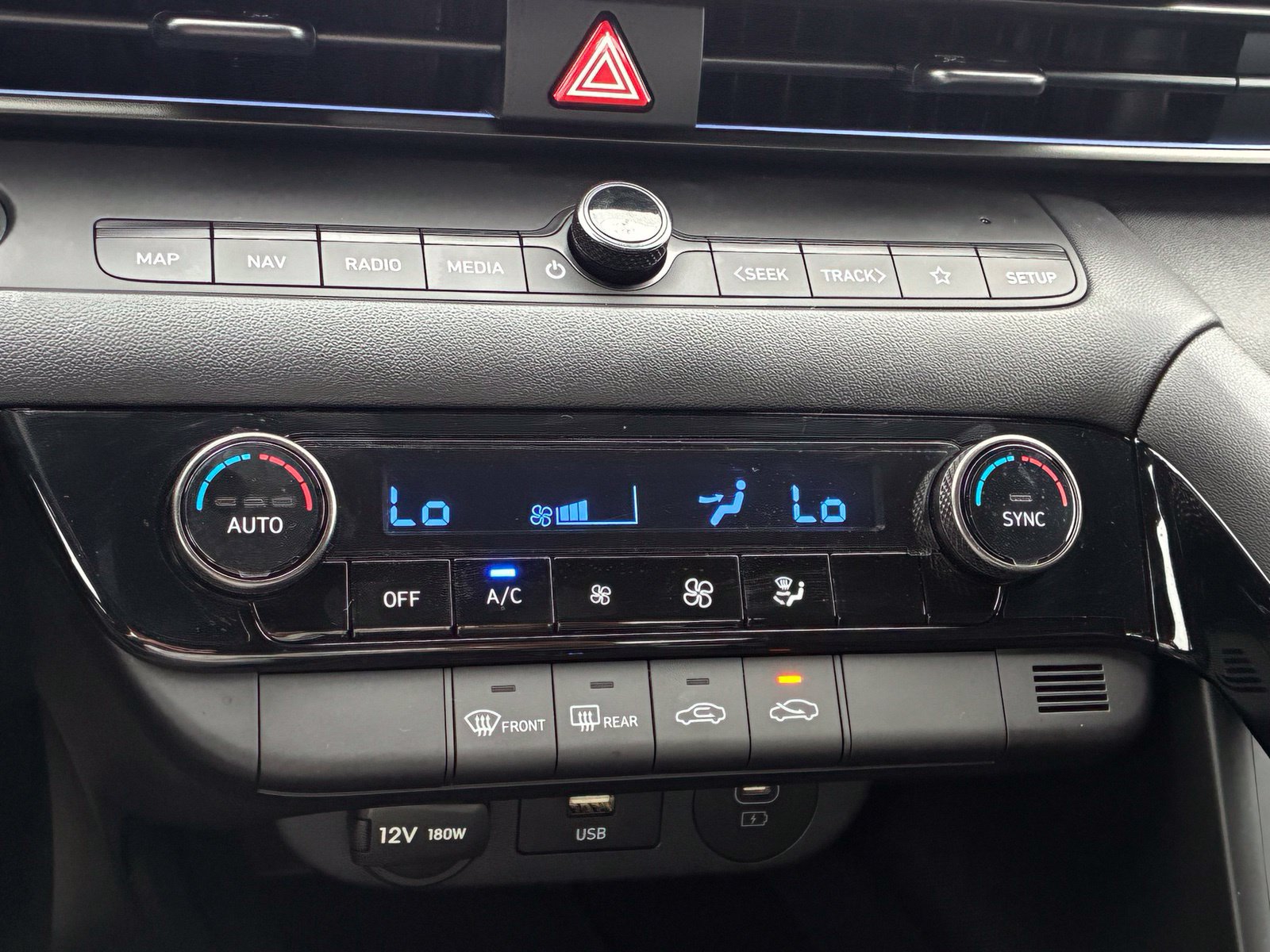 Used 2025 Hyundai Elantra SEL FWD image 23