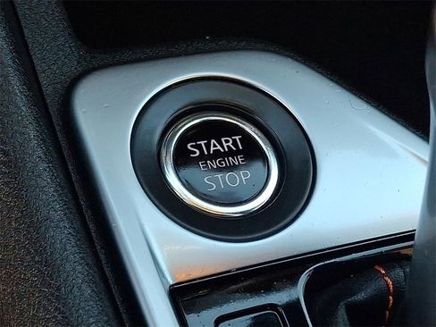 Certified 2024 Nissan Sentra SR image 23