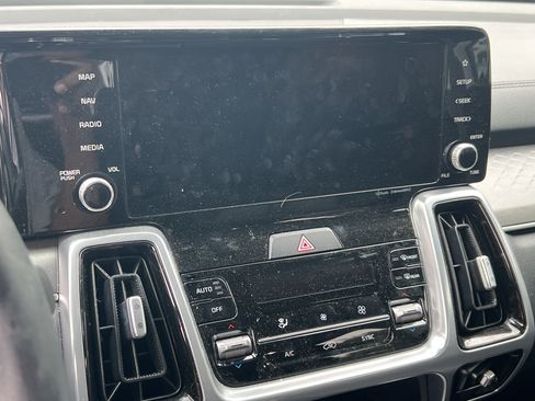 Used 2023 Kia Sorento SX AWD/4WD image 11