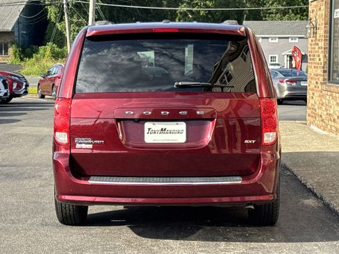 Used 2020 Dodge Grand Caravan SXT FWD image 4