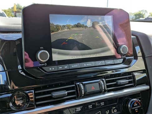 New 2025 Nissan Pathfinder SV image 15