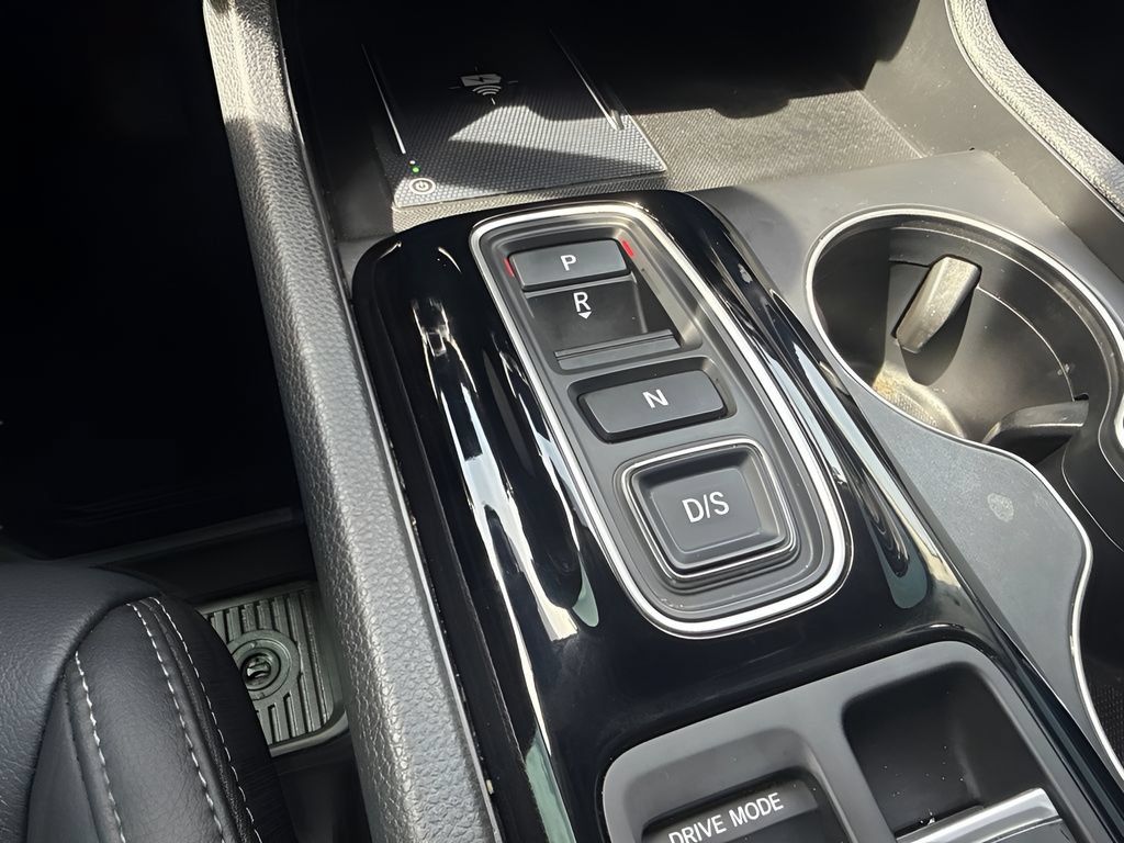 Used 2025 Honda Pilot EX-L image 18