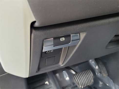 Used 2024 Land Rover Defender 110 S image 20