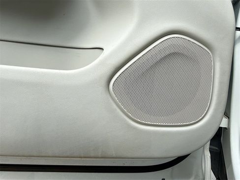 Used 2022 Volvo XC60 B5 Momentum image 20