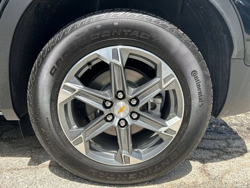 Used 2025 Chevrolet Blazer LT FWD image 24