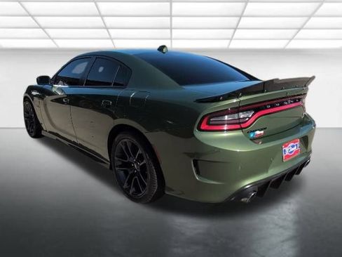 Used 2022 Dodge Charger Scat Pack w/ Plus Group image 2