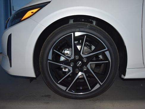 New 2025 Nissan Sentra SR w/ SR Premium Package image 17