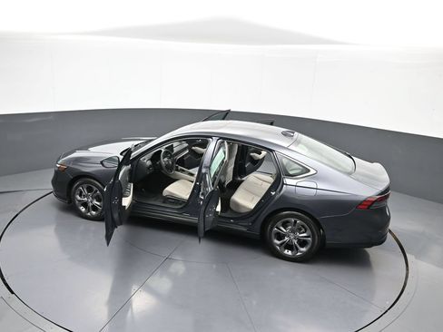 Certified 2023 Honda Accord EX image 43
