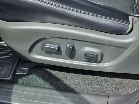 Used 2020 Nissan Pathfinder SL AWD/4WD image 24